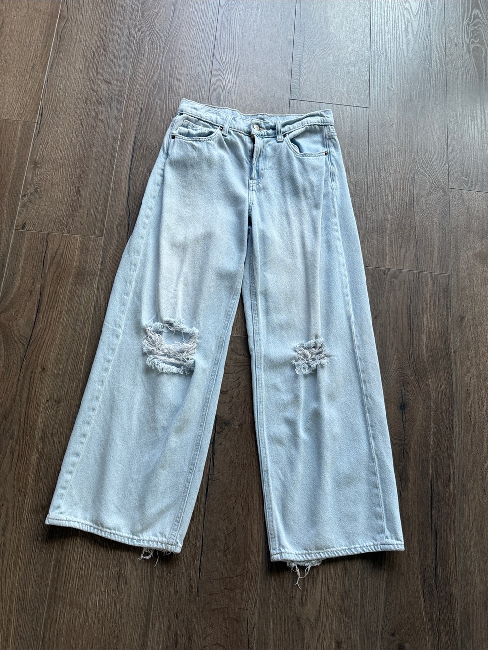 Old Navy Light Blue Distressed Wide-Leg Jeans